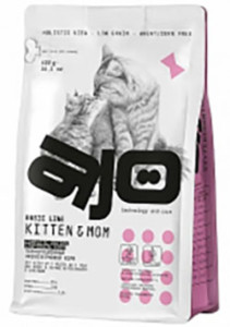 AJO Cat Kitten & Mom